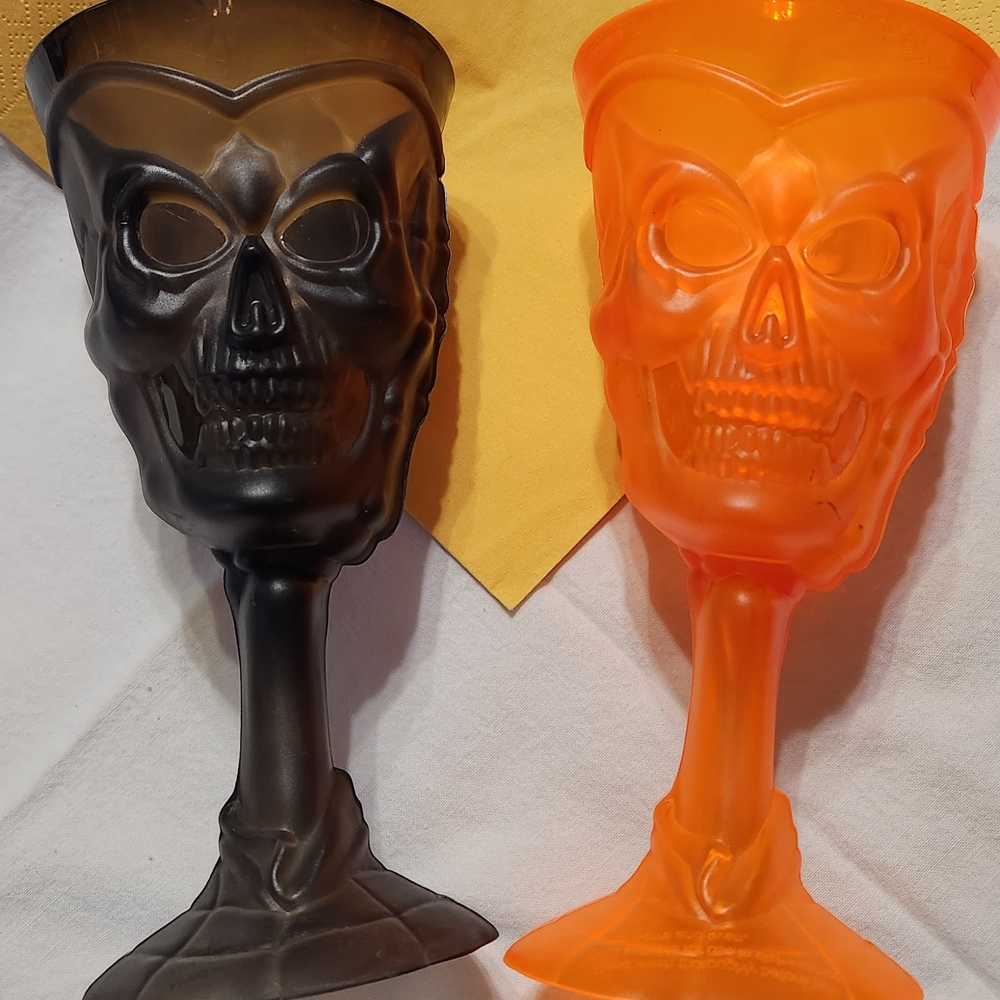 Skull Claw Goblets - set of two black and orange plastic